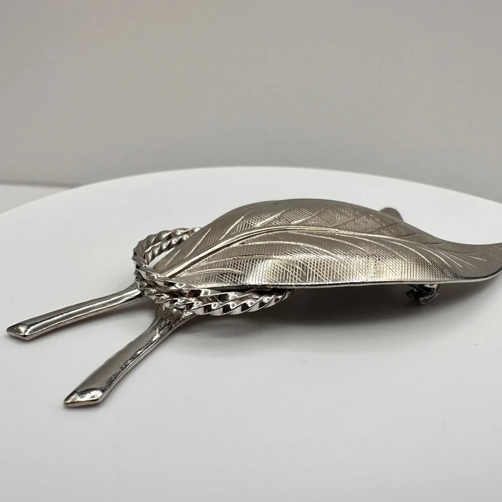 Vintage 80s‎ Silver Tone Textured Double Leaf Brooch Pin Women's Classic Jewelry